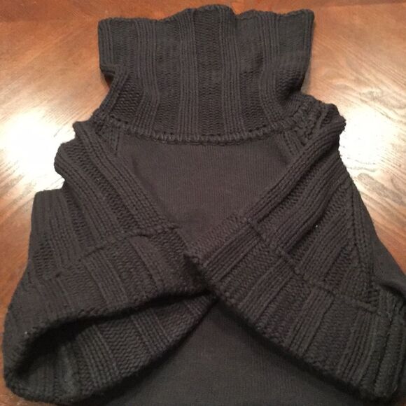 Women's Express Black Chunky cowl Neck Sweater Size M - Picture 5 of 5